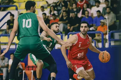 طاقم تحكيم أجنبي لمباراة الاتحاد والأهلي في نهائي دوري كرة السلة